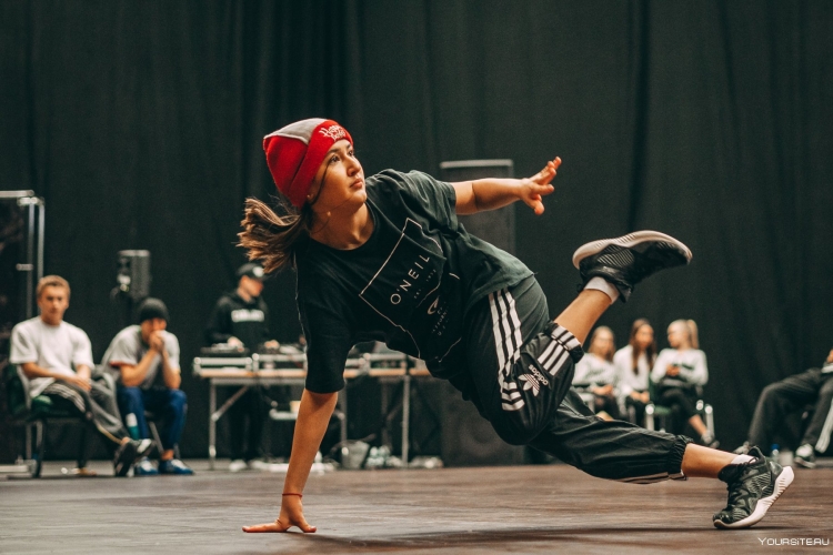 Брейк данс кросс степ