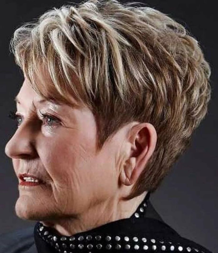 Стрижка Гарсон на короткие волосы для женщин после 60 лет