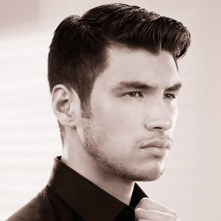 Полубокс с челкой на бок