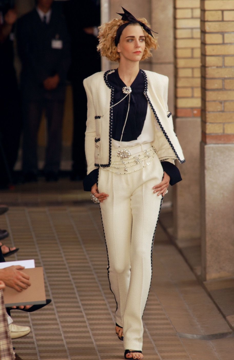 Chanel Couture 2001