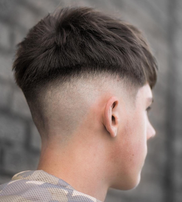 Мужские стрижки с выбритыми висками и затылком