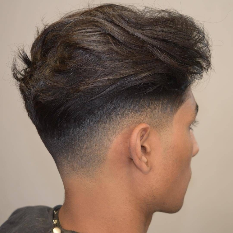 Мужские стрижки с выбритыми висками и затылком