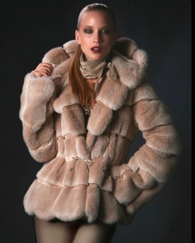 Полушубок женский зимний