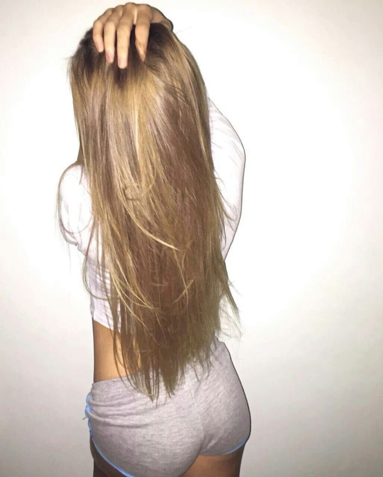 Девушки с длинными светло русыми волосами