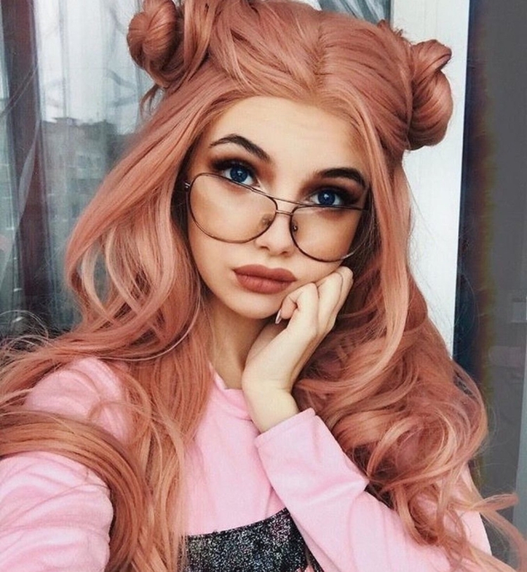 Персиковые волосы