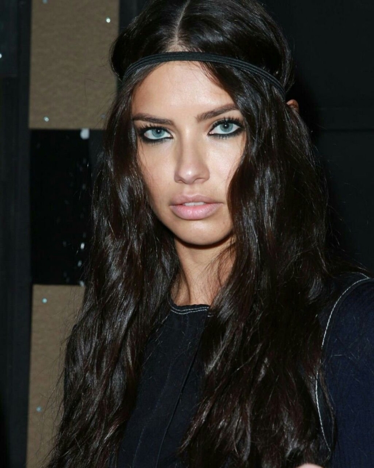 Глубокий каштановый цвет волос