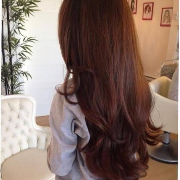 Длинные шатеновые волосы