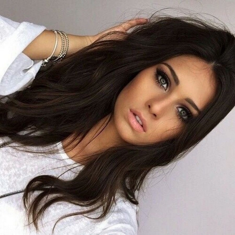 Брюнетки с длинными волосами