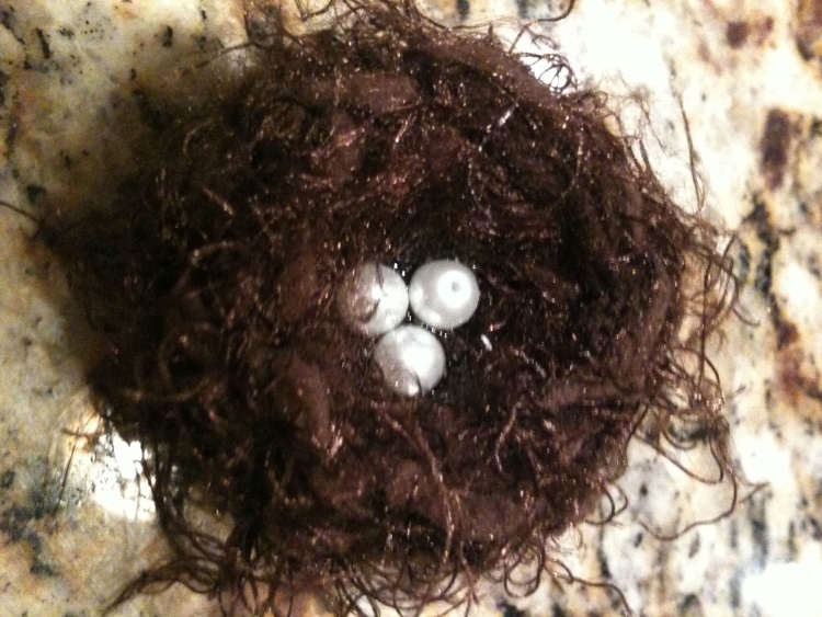 Гнездо в волосах