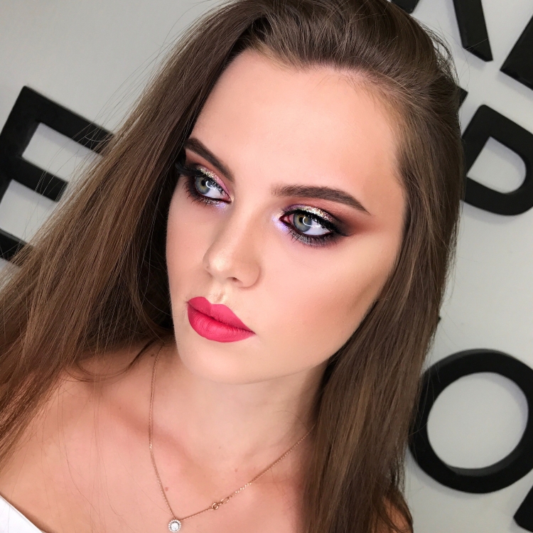 Яркий макияж для подростка