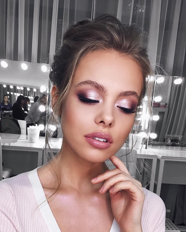 Макияж в серебристых тонах