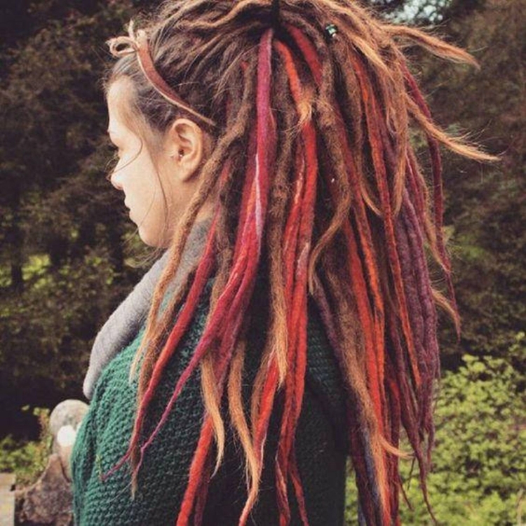 Крашенные дреды