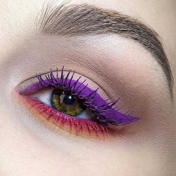 Яркий макияж со стрелками