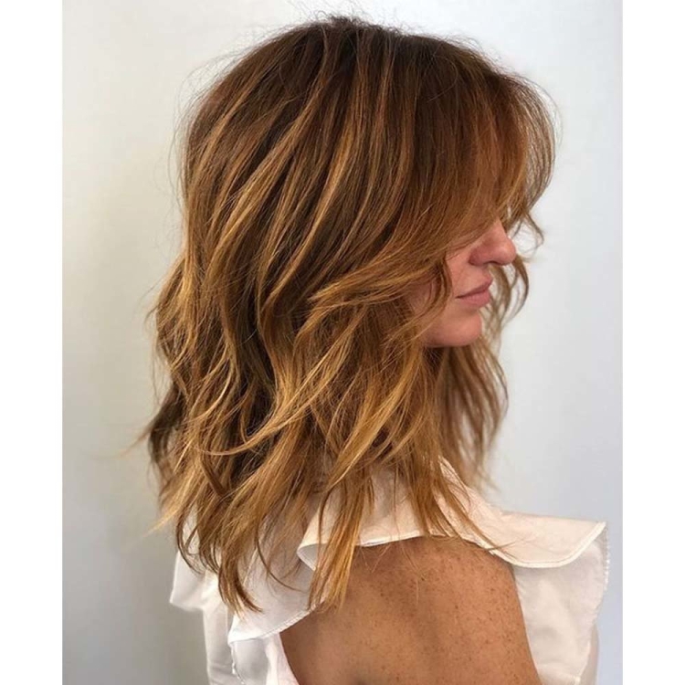 Удлиненный шэг стрижка