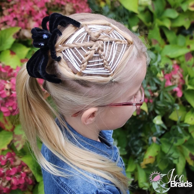 Прическа из волос для девочки паутинка