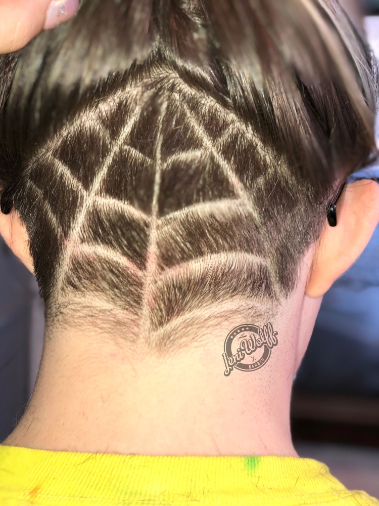 Паутина на голове стрижка