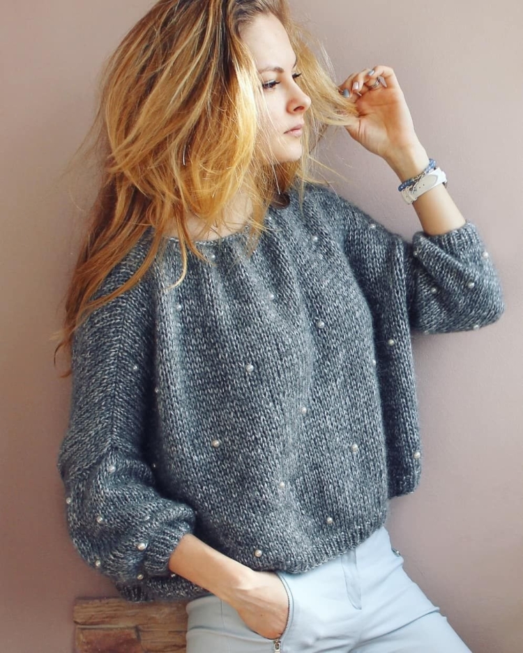 Мохеровый свитер с пайетками