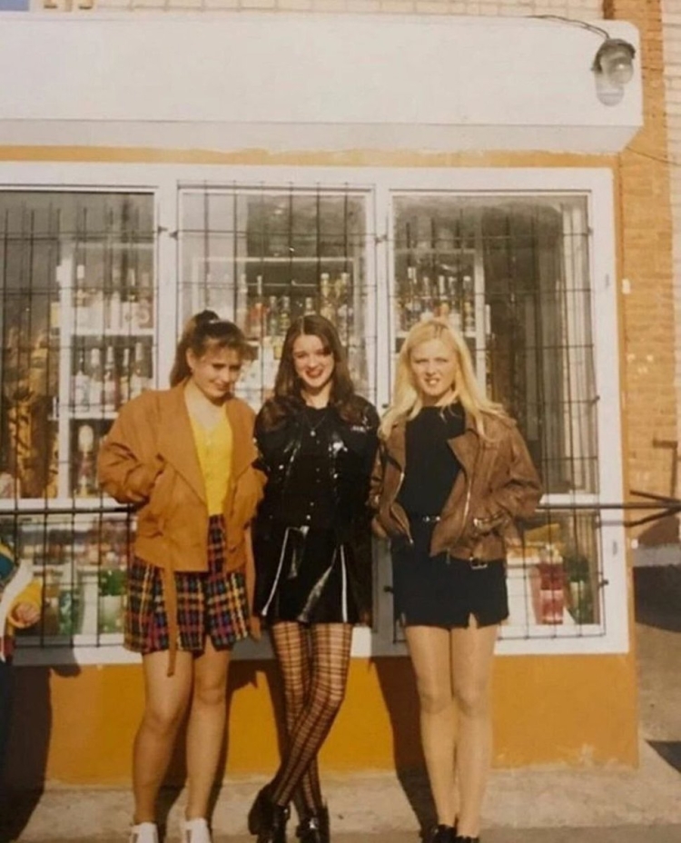 Мода 90е в России