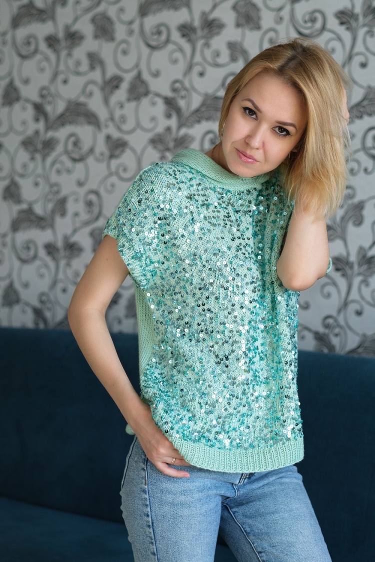 Джемпер с пайетками
