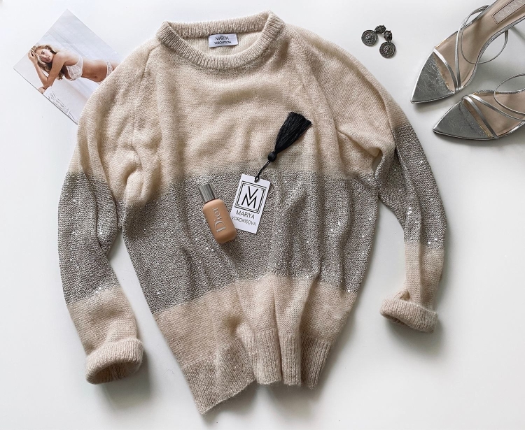 Джемпер с пайетками