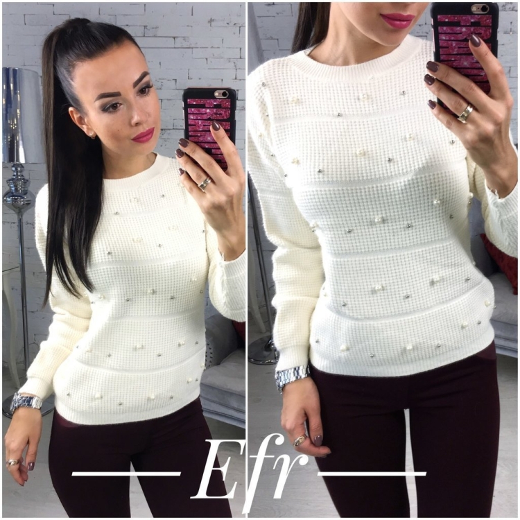 Кофта с бусинами