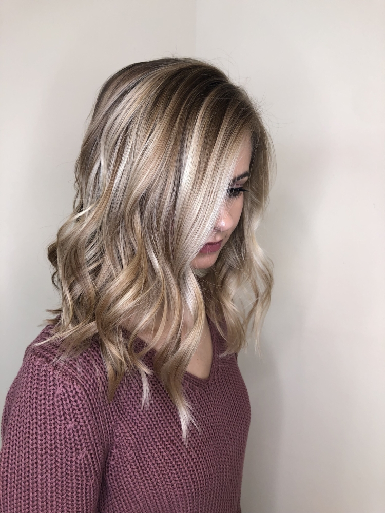 Мелирование на светлые волосы