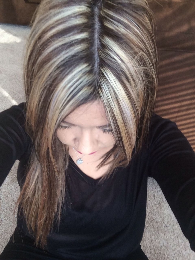 Седое мелирование на темные волосы