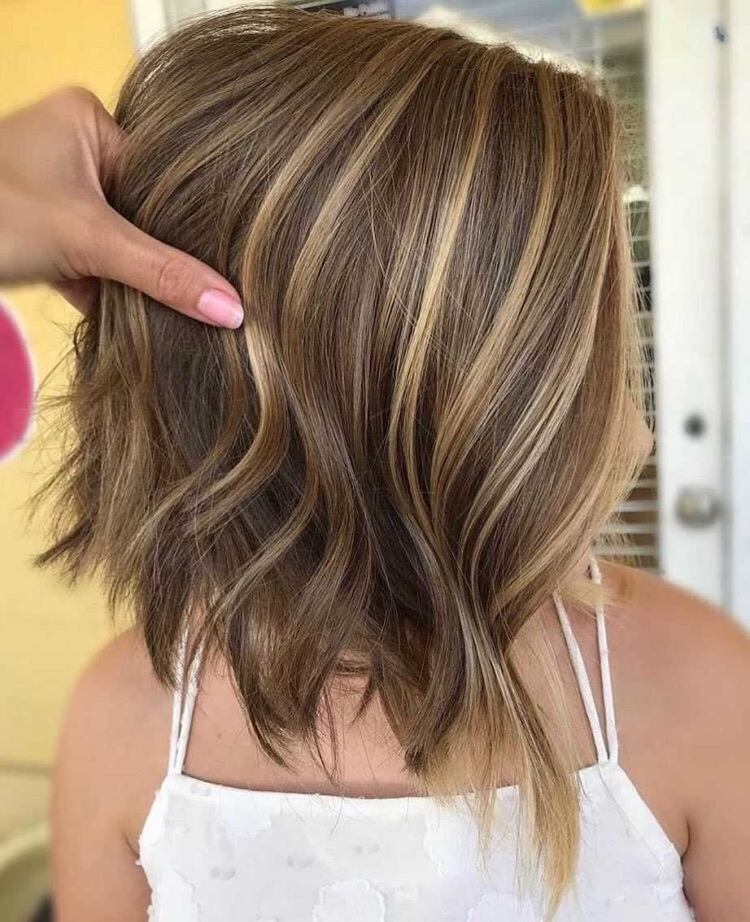 Легкое мелирование на русые волосы