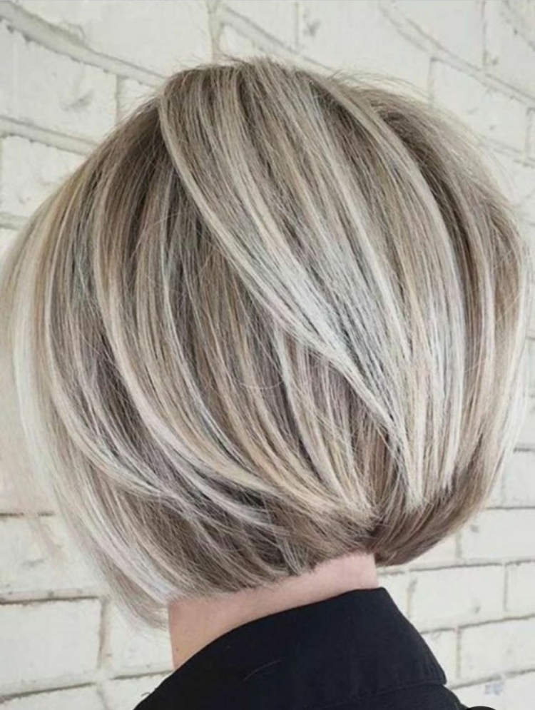Короткая стрижка пепельная растяжка