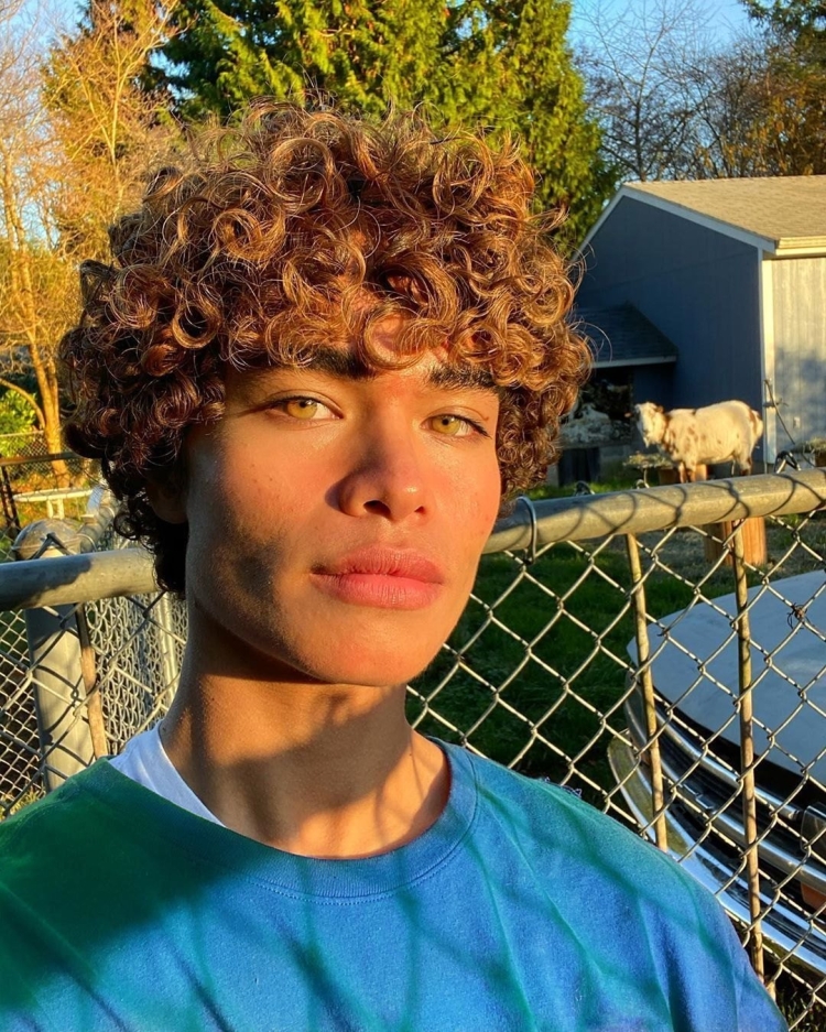 Кудрявые мальчики