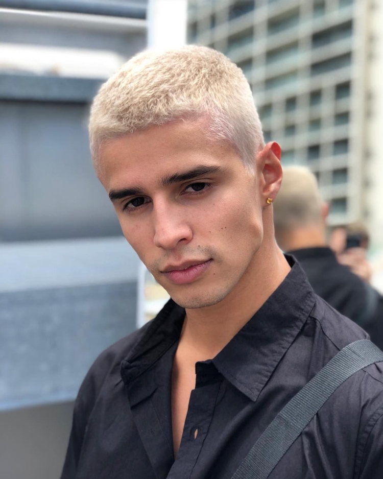 Базкат прическа