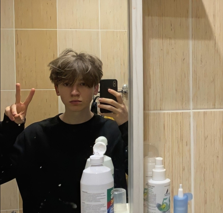 Илья nowkie прическа