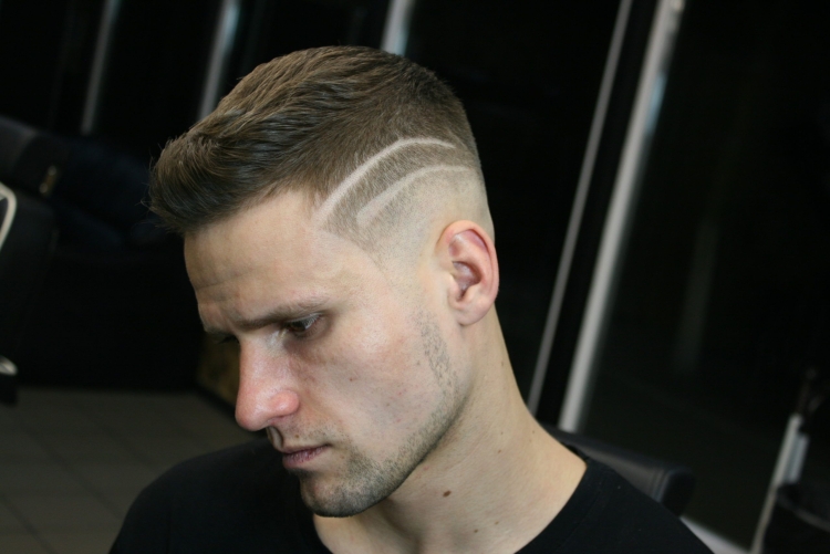 Стрижка полубокс машинкой