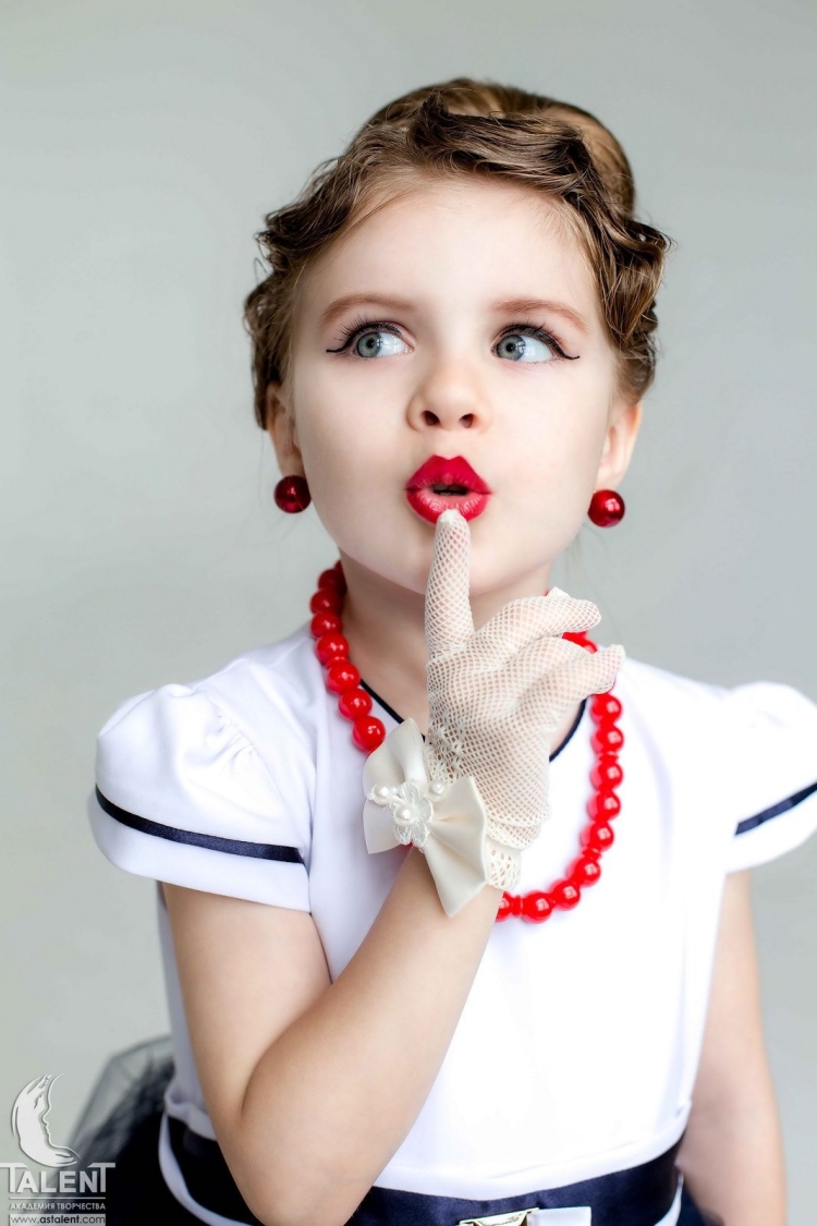 Детский макияж в стиле Стиляги