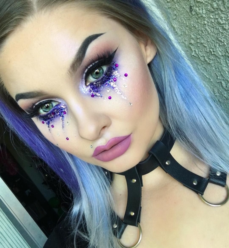 Макияж на Хэллоуин с фиолетовыми волосами