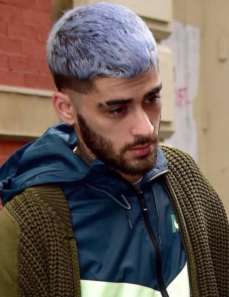 Зейн Малик фиолетовые волосы