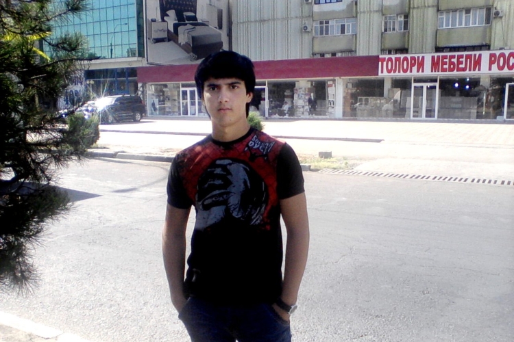 Красивый парень из Таджикистана
