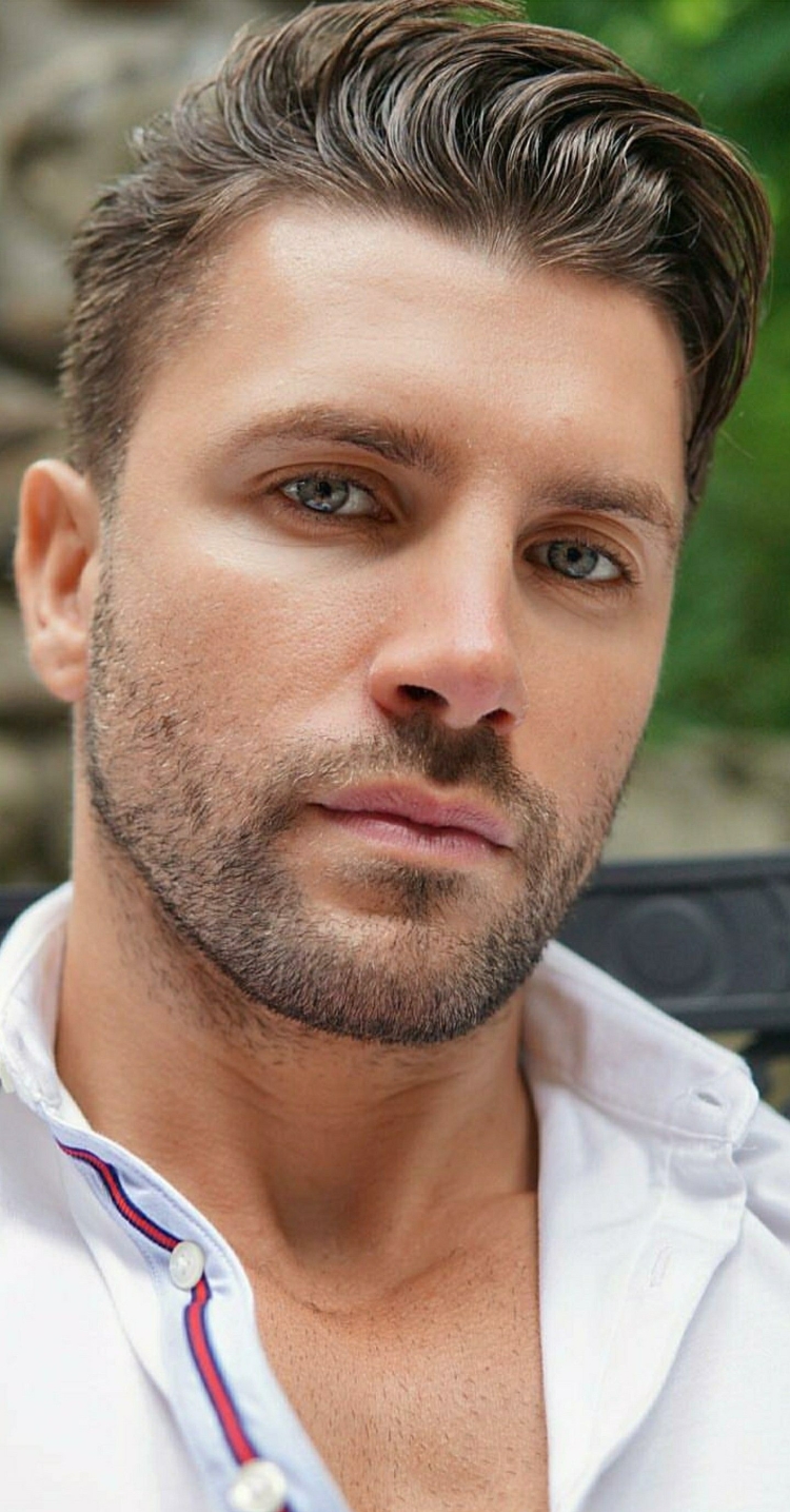 Мужские стрижки с высоким лбом