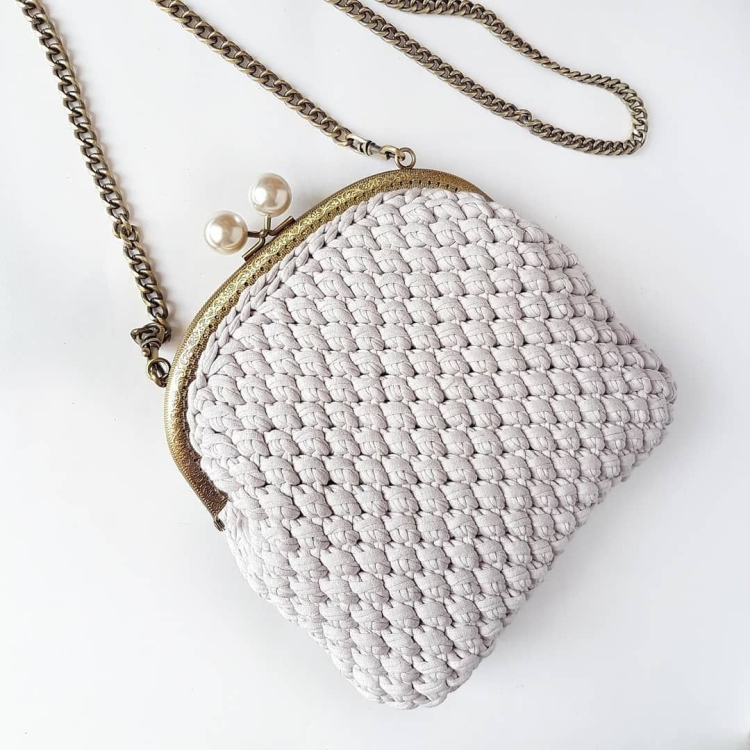 Вязаная сумка с фермуаром