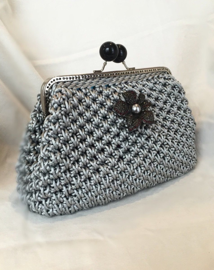 Вязаная сумка с фермуаром