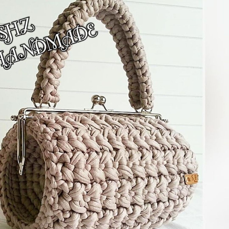 Вязаная сумка батон