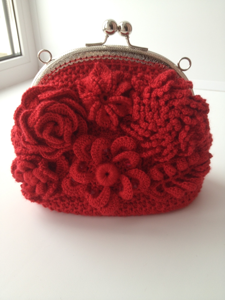 Вязаная сумочка с фермуаром