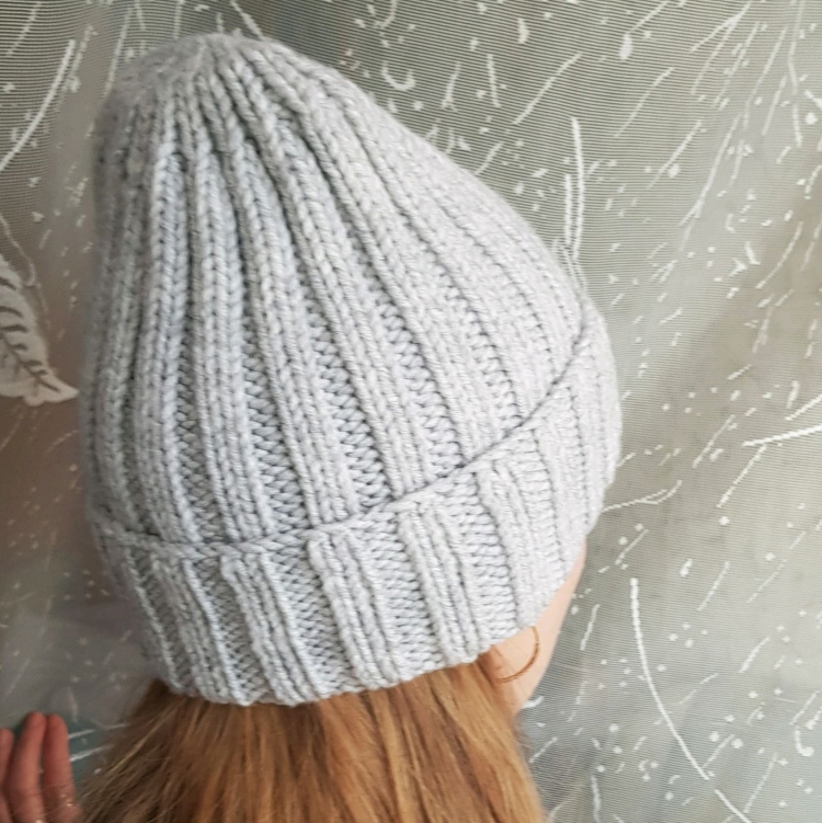 Шапка бини резинкой 2х2