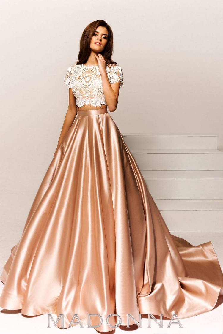 Платье атласное вечернее