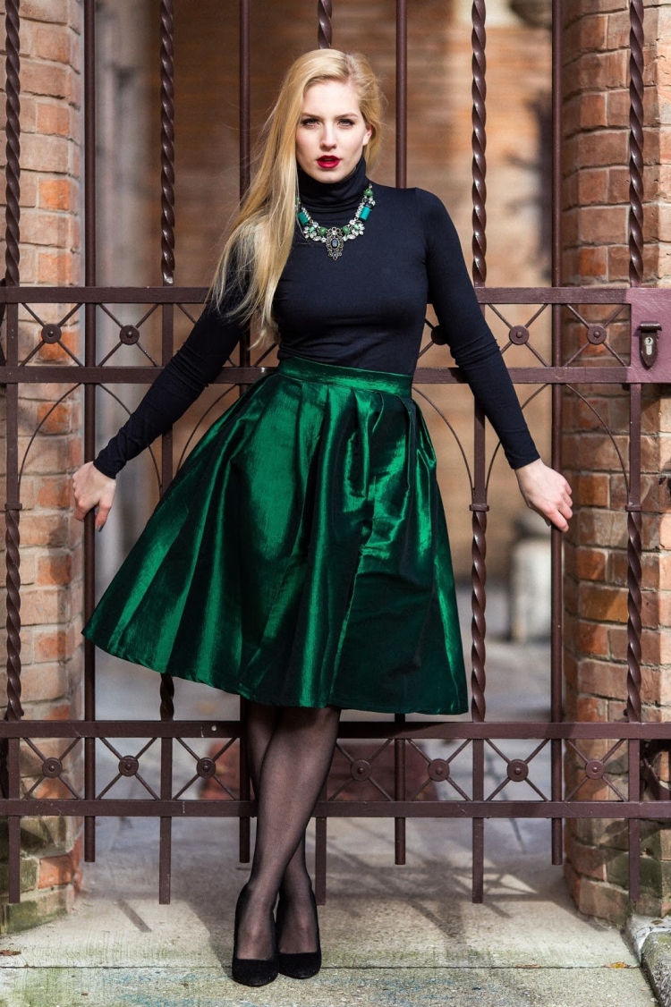 Юбка изумрудного цвета