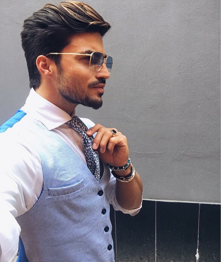 Мариано ди Вайо в очках