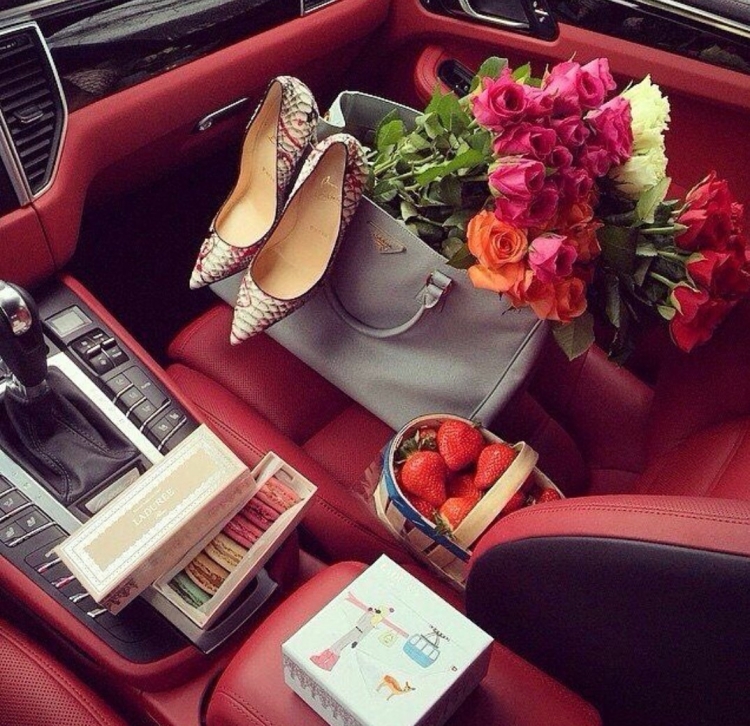 Аксессуары богатой жизни