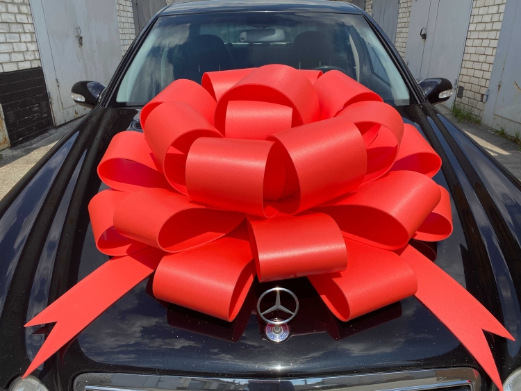 Подарочный бант на машину