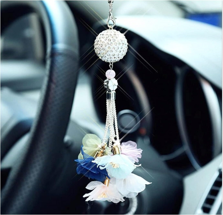 Украшение в машину на зеркало