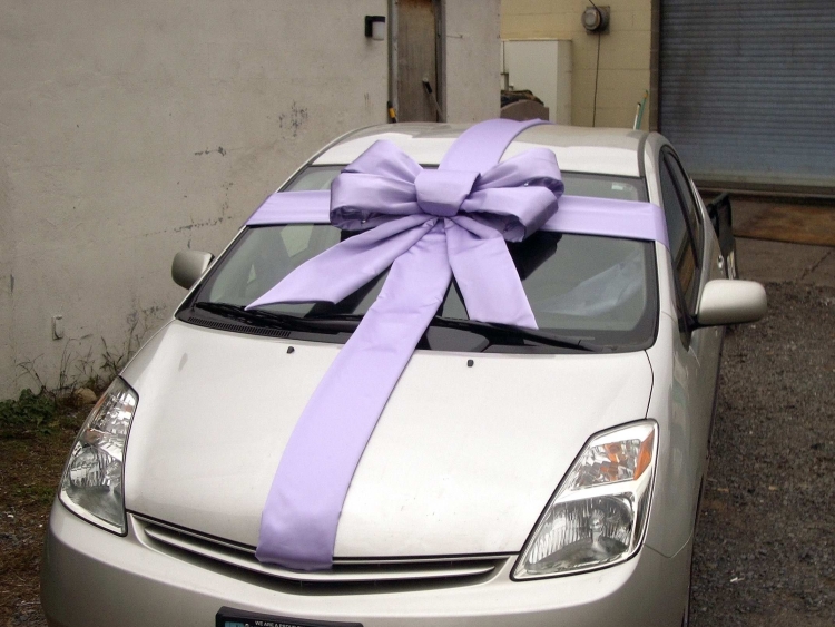 Бант гигантский на машину